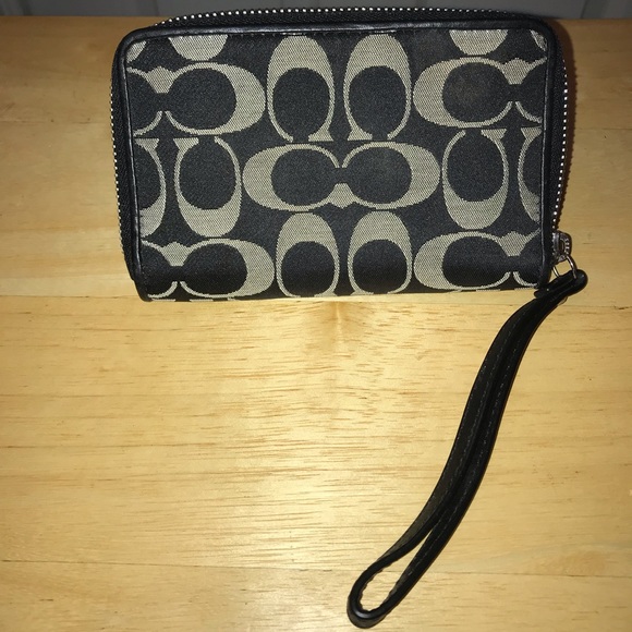 Coach Wristlet - Picture 2 of 4